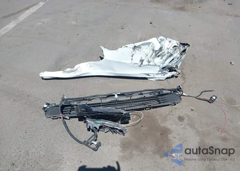 2021 Tesla Model 3 Performance Dual Motor All-Wheel Drive z USA, uszkodzony, nr VIN 5YJ3E1EC2MF001553